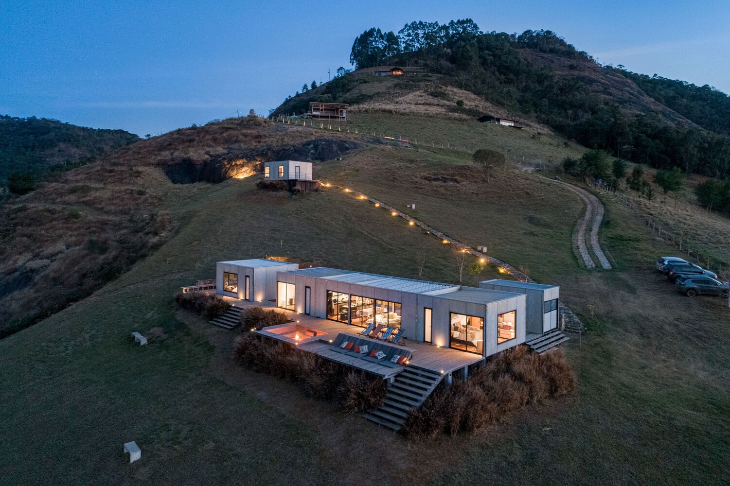 "UNIT Modular Residences: Efficient Installation Forges Outstanding Quality